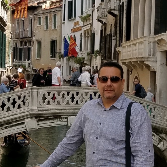 Meet your Posher, V?ctor - Picture 1 of 1